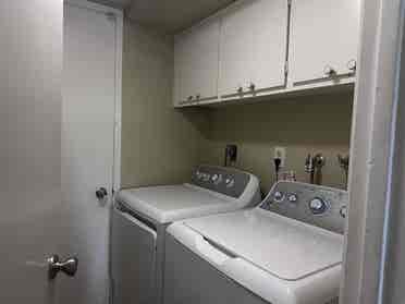 Master Bedroom Private bath+shower