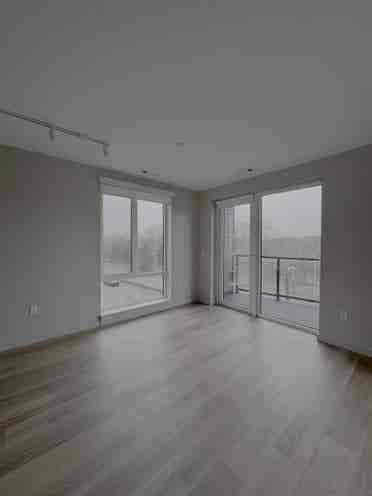 All Utilities Included- Luxury IBIB