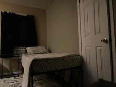 Nice large room at Kirby and Quince