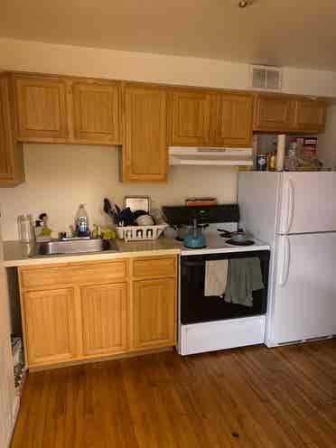 Seeking for female roommate