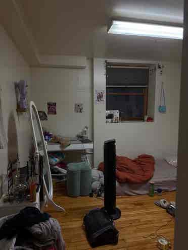 Seeking for female roommate