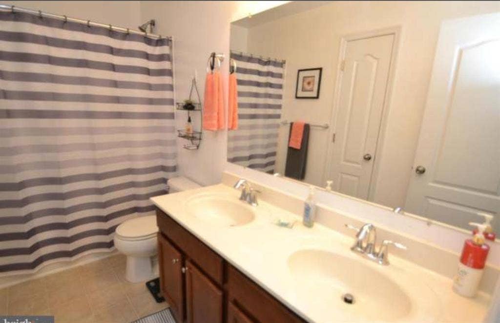 2 rooms for rent, $