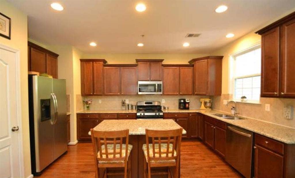 2 rooms for rent, $