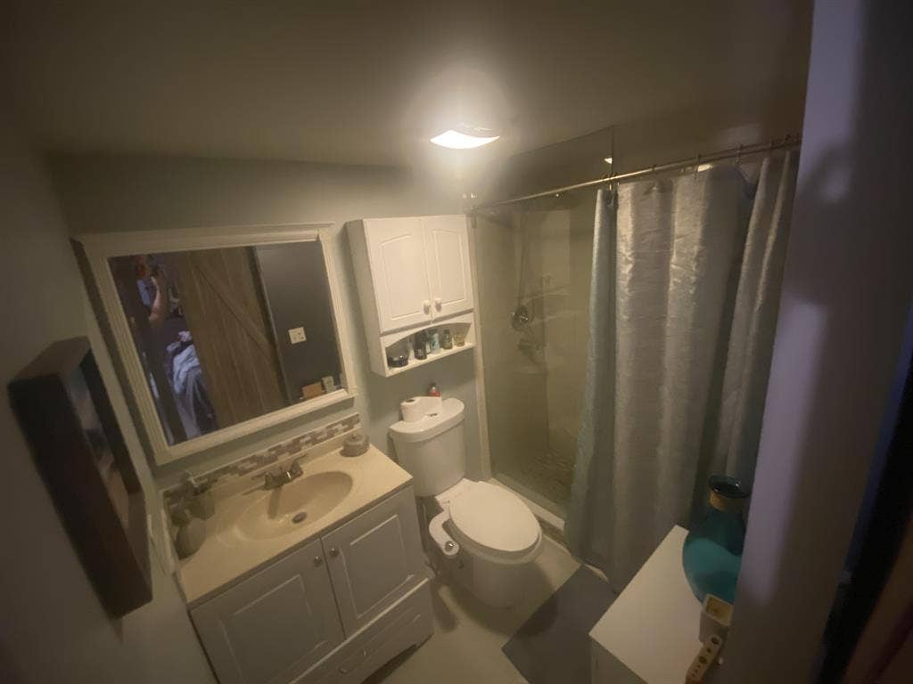 Master bedroom for rent
