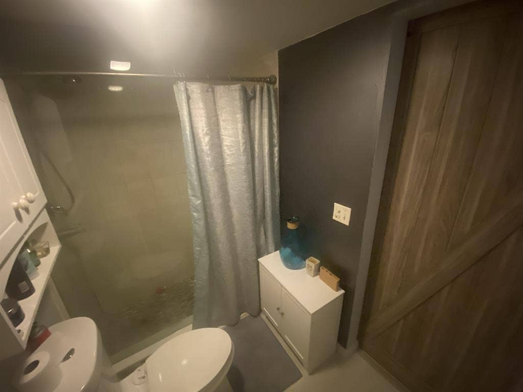 Master bedroom for rent