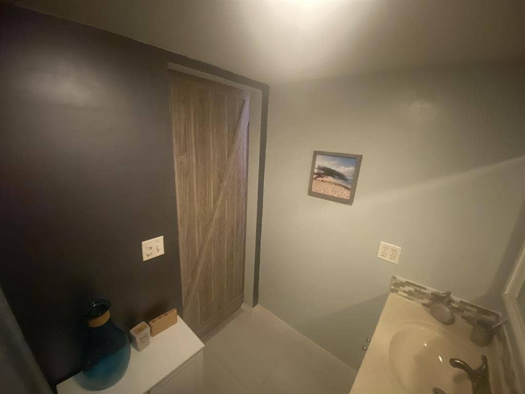 Master bedroom for rent
