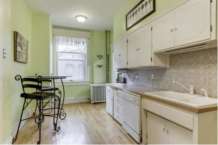 3BR Brownstone in Summit Hill