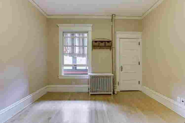 3BR Brownstone in Summit Hill