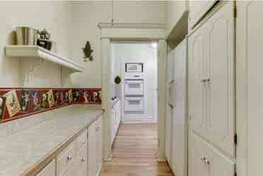 3BR Brownstone in Summit Hill