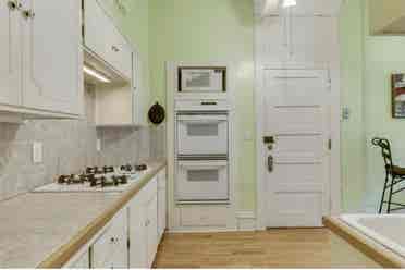 3BR Brownstone in Summit Hill