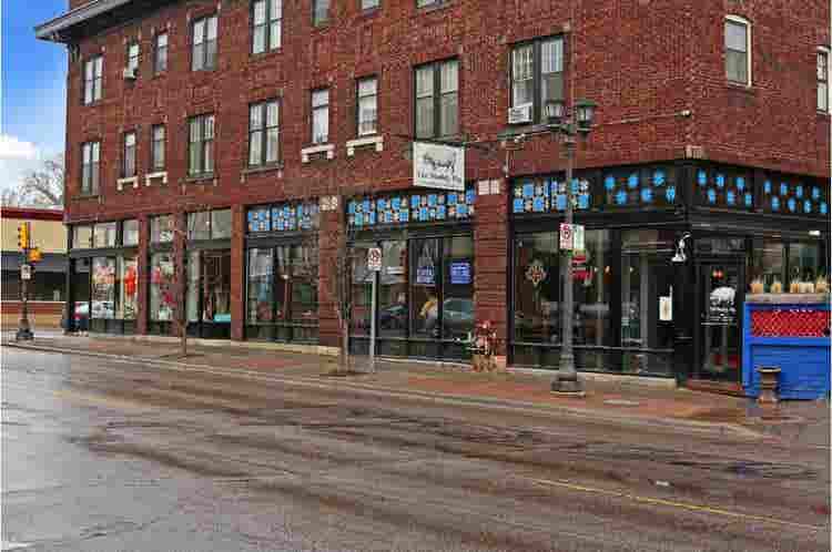 3BR Brownstone in Summit Hill