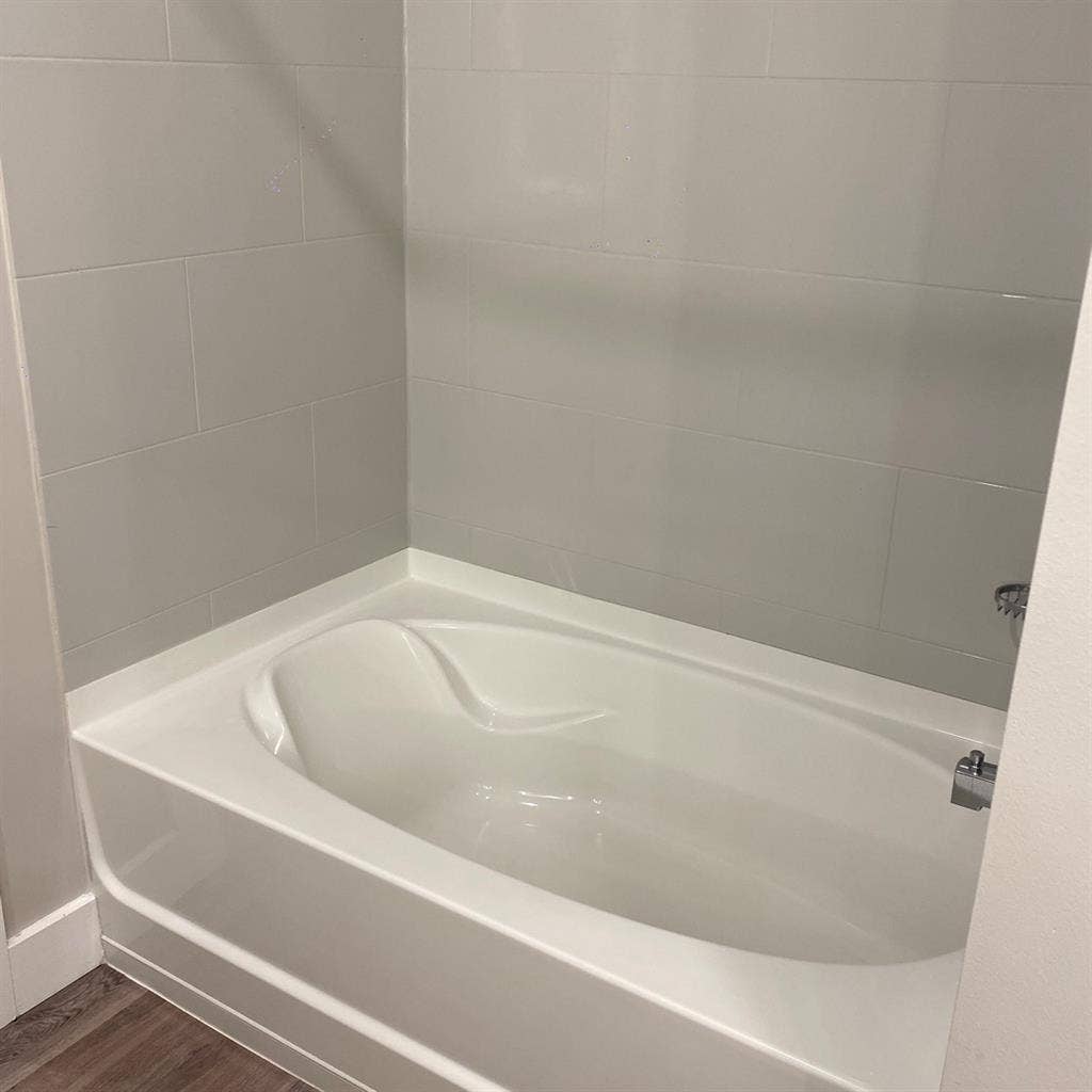 Roommate urgently needed