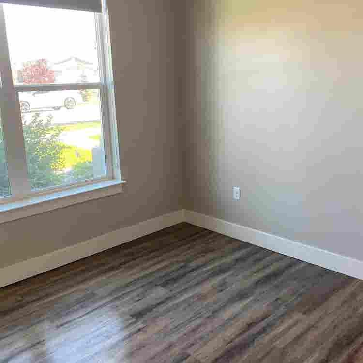 Roommate urgently needed