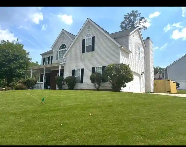 Female Roommate only!!!!!