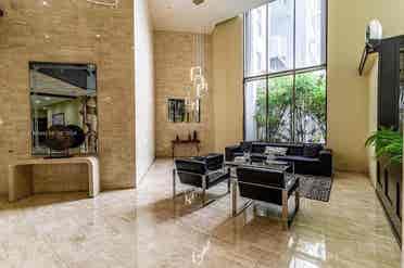 2 Room Large Aventura Apartment