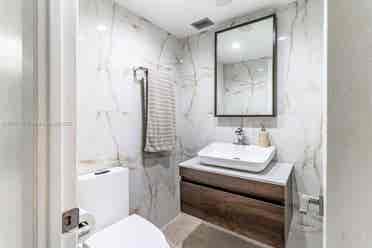 2 Room Large Aventura Apartment