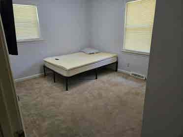Looking for a roommate in Roanoke