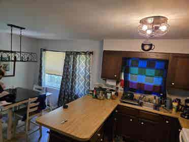 Looking for a roommate in Roanoke