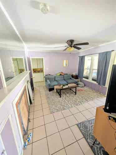 Renting Master Bedroom in Houseton
