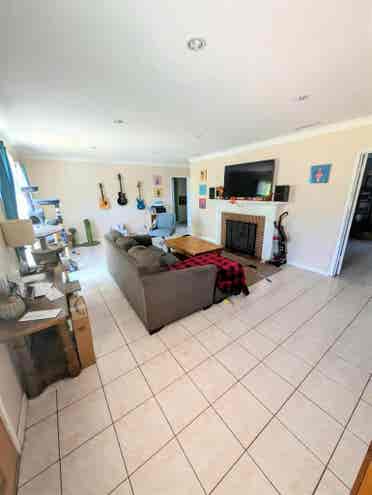 Renting Master Bedroom in Houseton