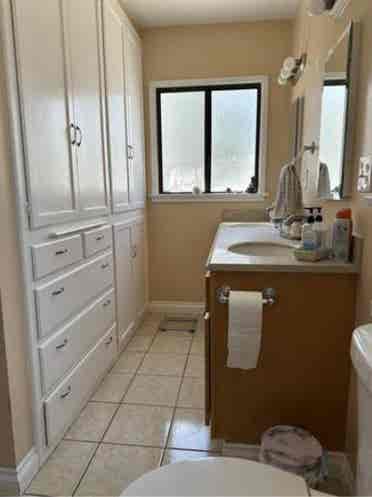 Renting Master Bedroom in Houseton