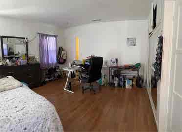 Renting Master Bedroom in Houseton
