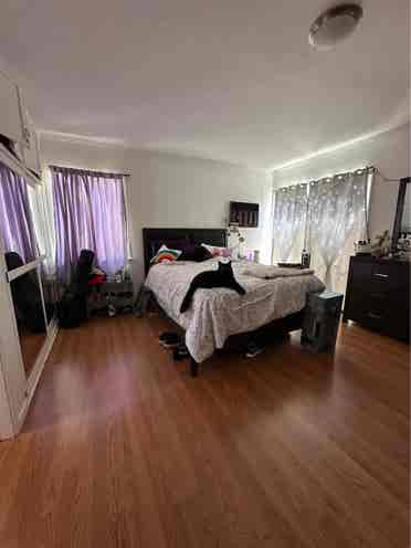 Renting Master Bedroom in Houseton