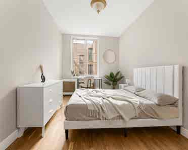 ✨Incredible deal in Midtown South ✨