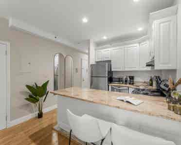 ✨Incredible deal in Midtown South ✨