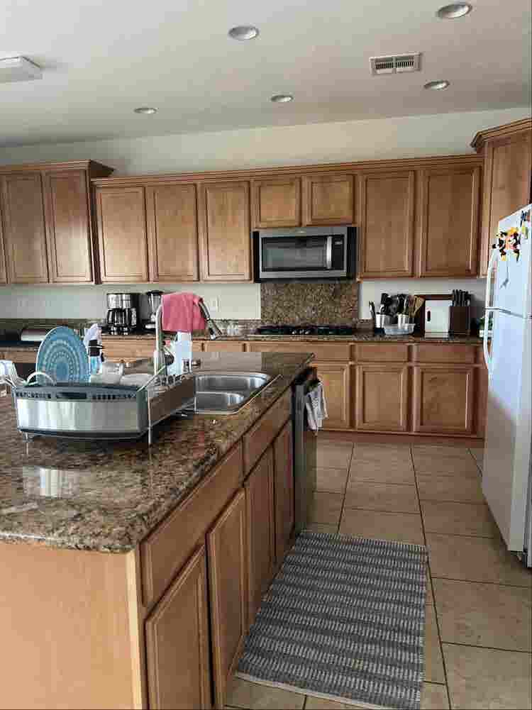 Room available in Spring Valley