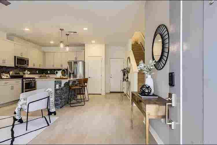 Charming Townhouse with Pool