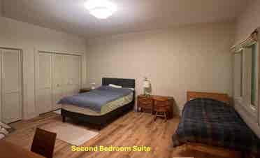 ISO Roommate at UNC!