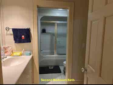 ISO Roommate at UNC!