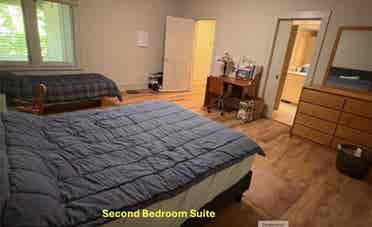 ISO Roommate at UNC!