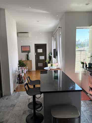 Looking for a female roommate