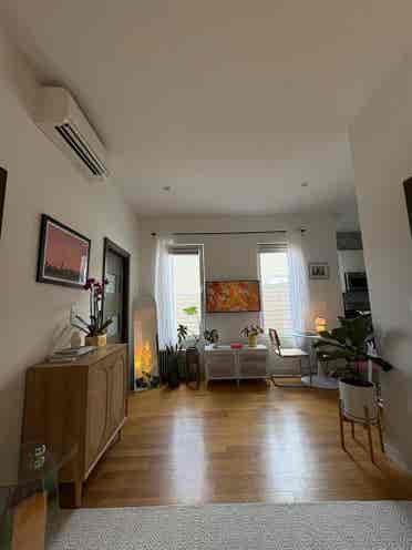 Looking for a female roommate