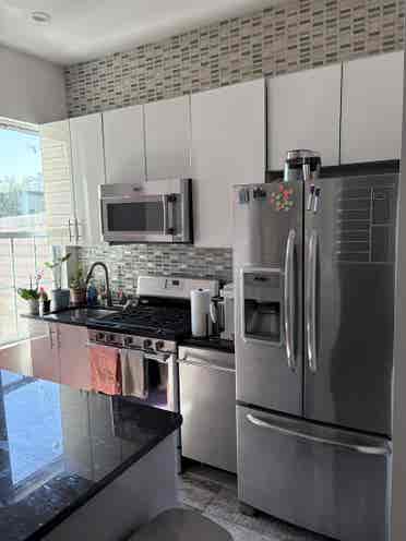 Looking for a female roommate