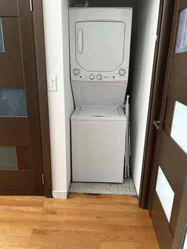 Looking for a female roommate