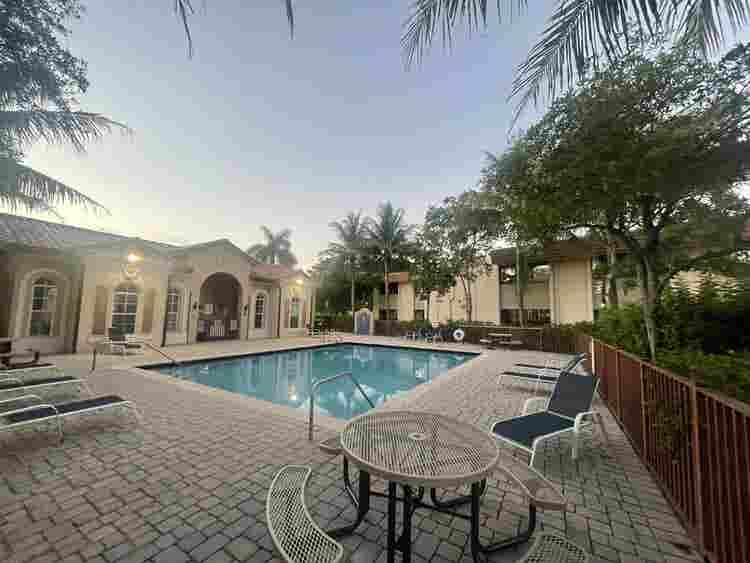 rooms for rent in a Townhome