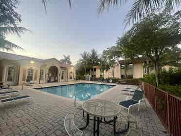 rooms for rent in a Townhome
