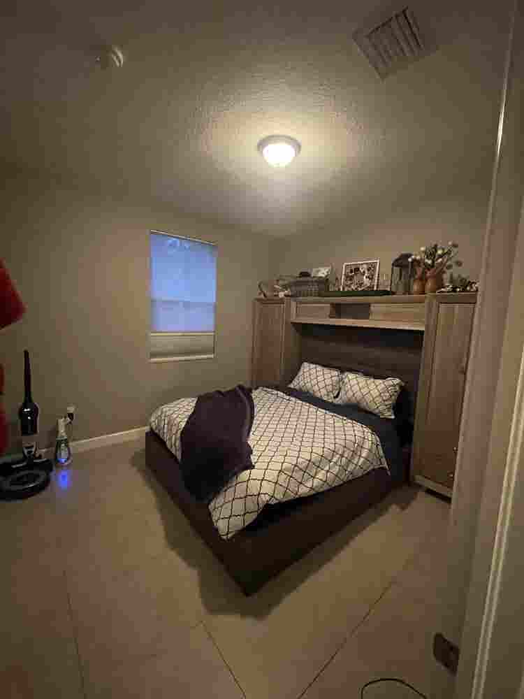 rooms for rent in a Townhome