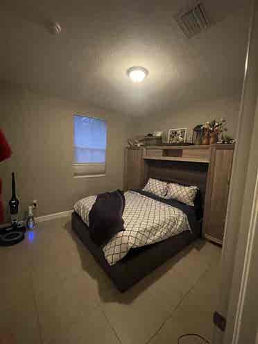 rooms for rent in a Townhome