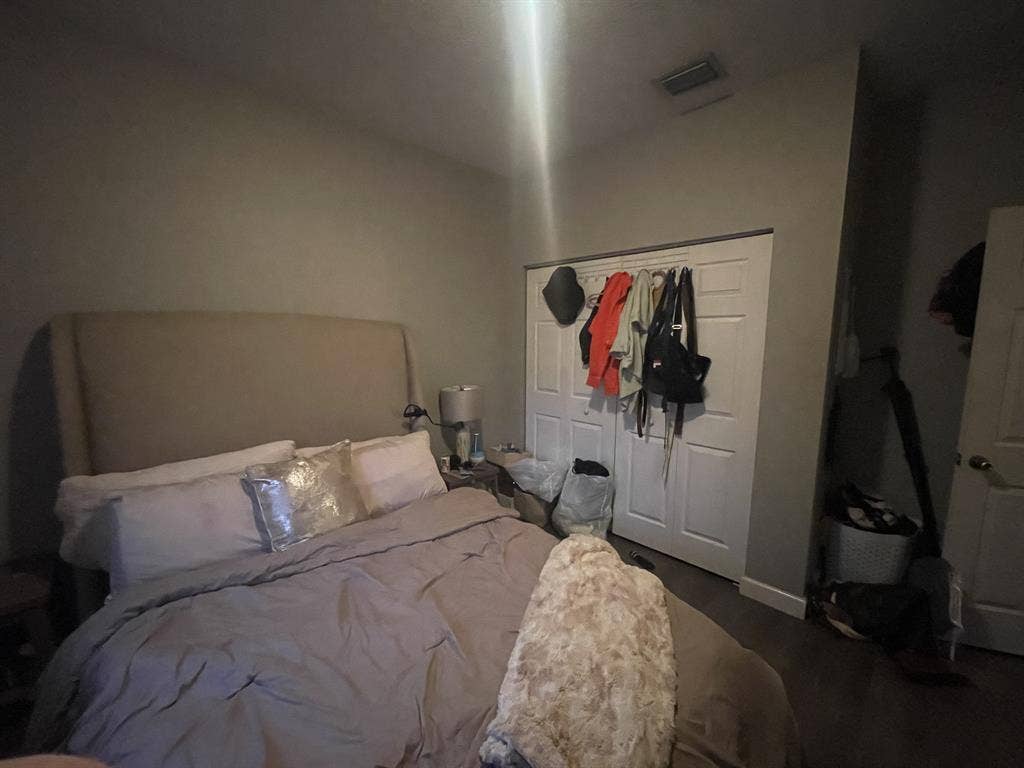 rooms for rent in a Townhome