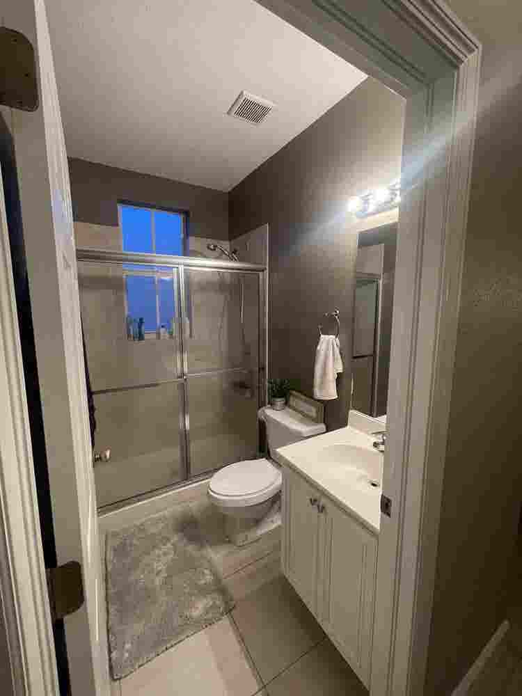 rooms for rent in a Townhome