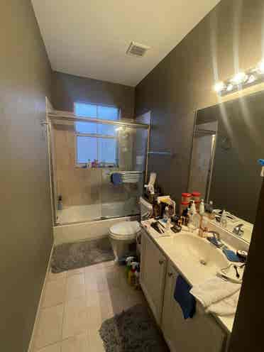 rooms for rent in a Townhome