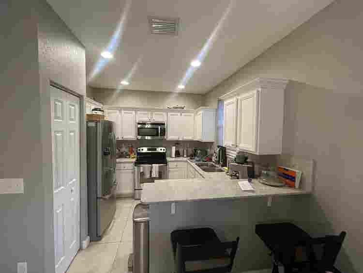 rooms for rent in a Townhome