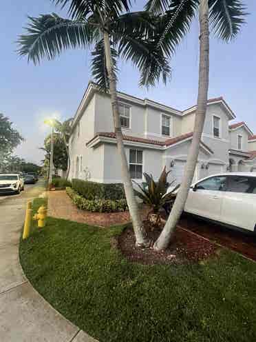 rooms for rent in a Townhome