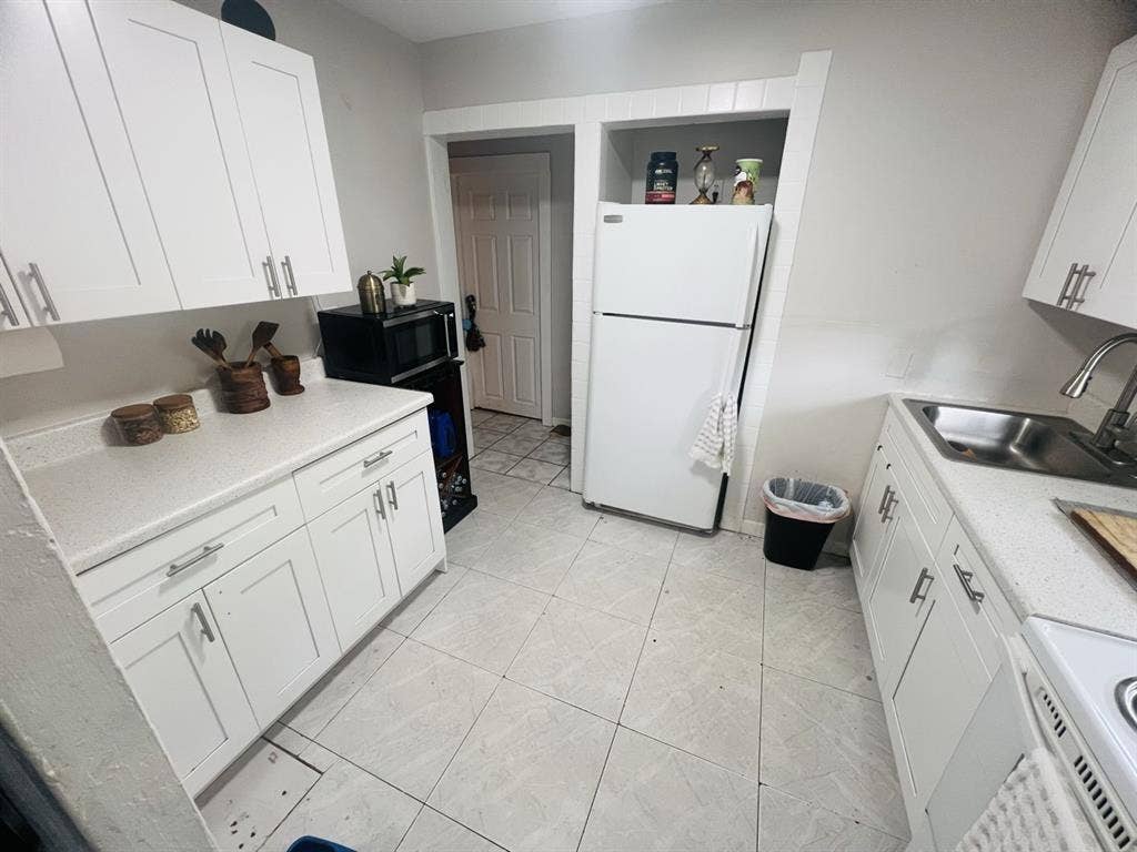Room for rent / rento dormitorio
