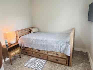 Room for rent / rento dormitorio