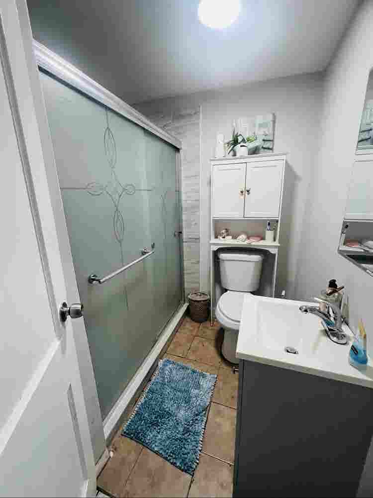 Room for rent / rento dormitorio